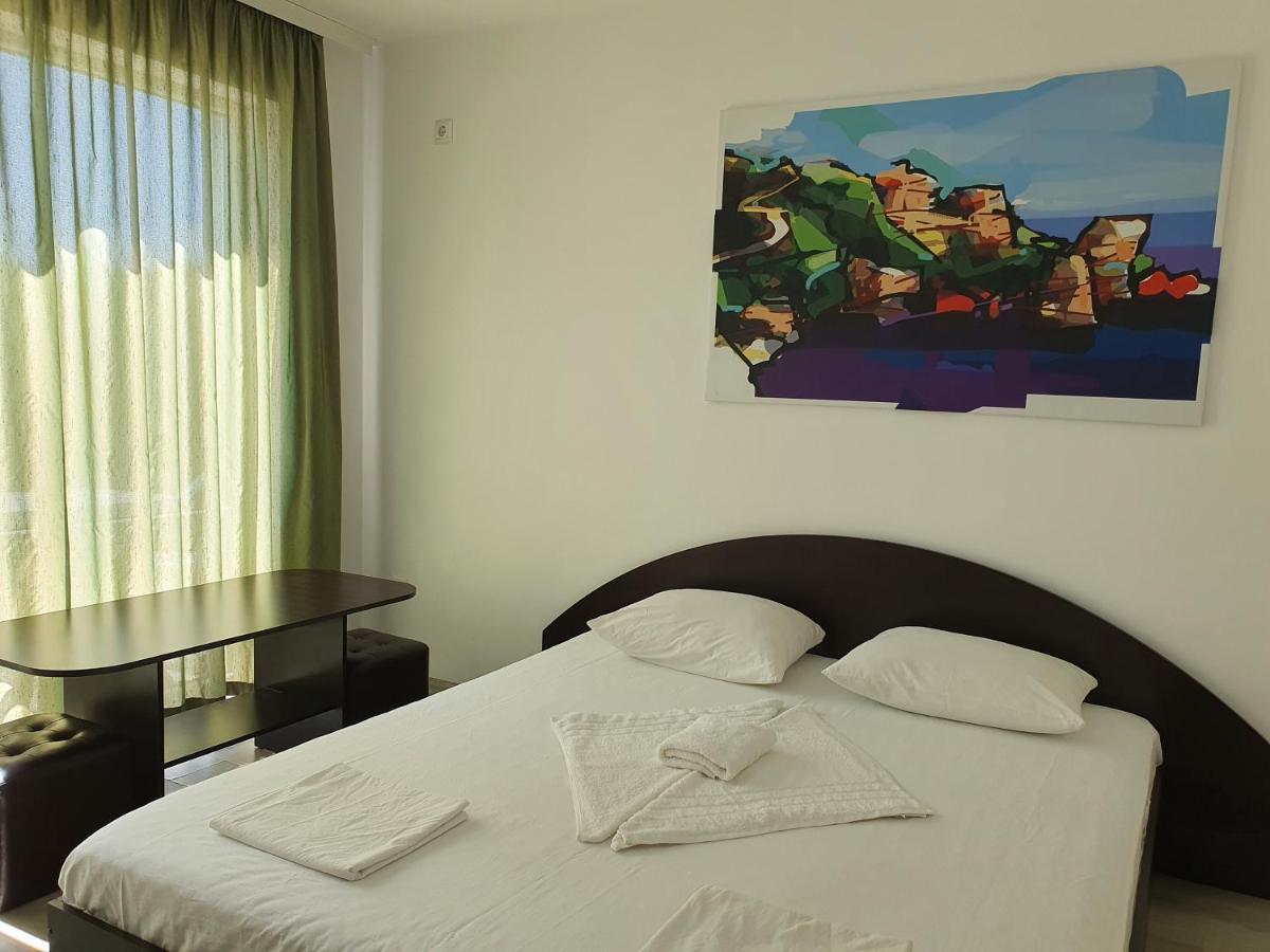 Family House Manolov Hotel Obzor Exterior foto