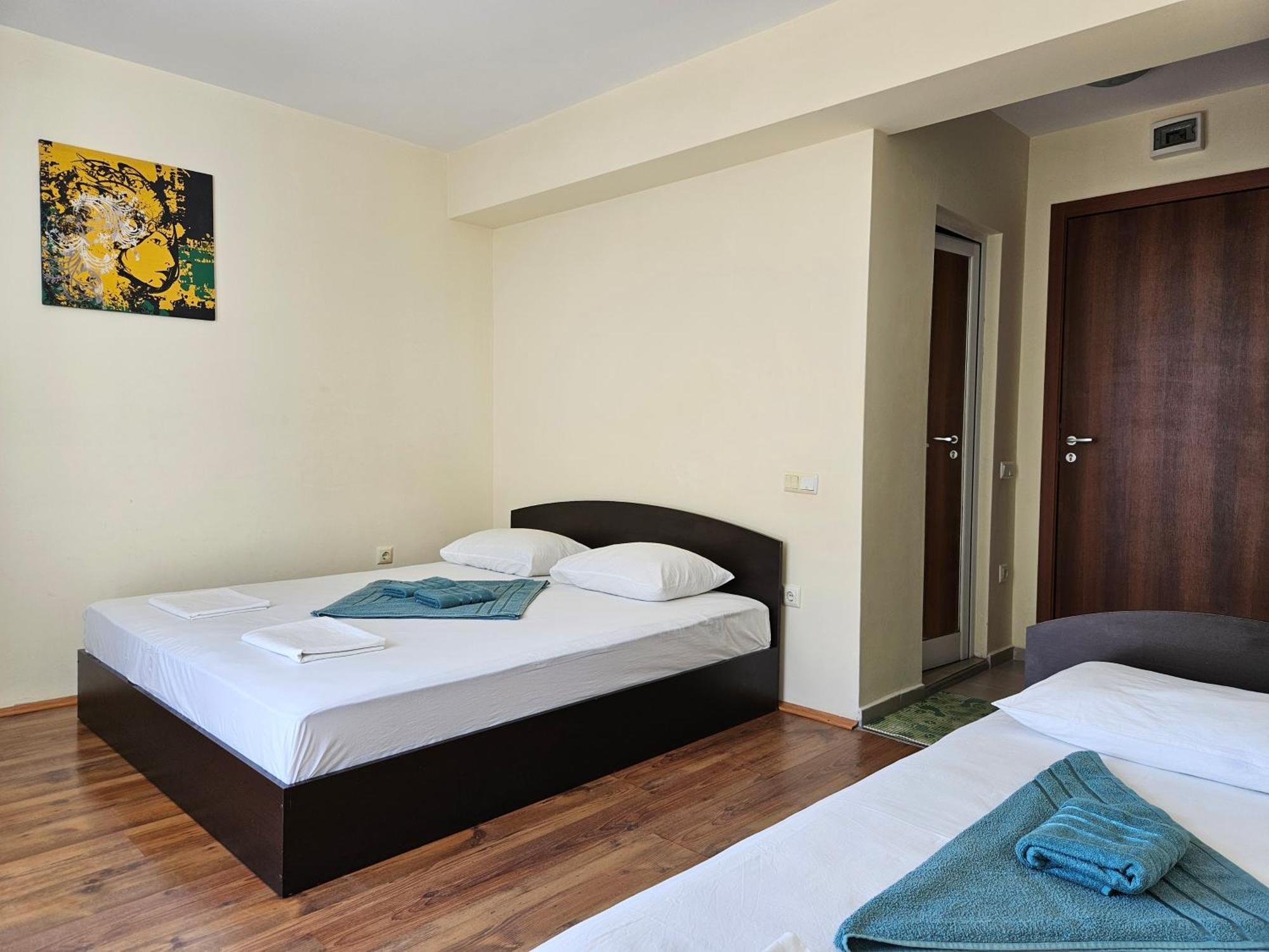 Family House Manolov Hotel Obzor Exterior foto